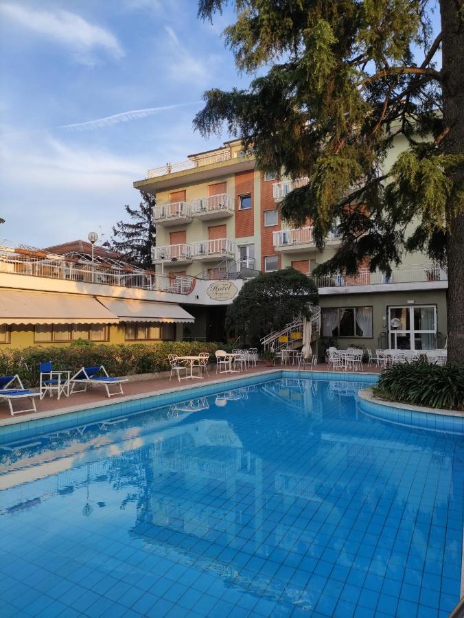 Hotel Bergamo Mare Mhotelsgroup San Bartolomeo Al Mare Extérieur photo